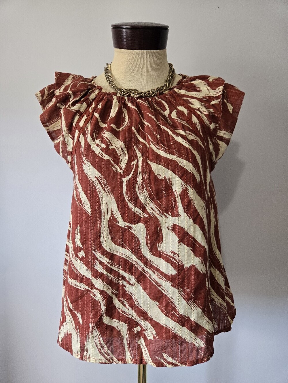 Sam Edelman Rust and Cream Printed Flutter Sleeve Top. Size Xs